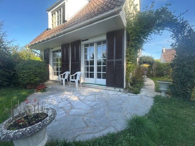 Maison 6 pièces 120 m² · à Breuillet · 120 m² · 292 000 €