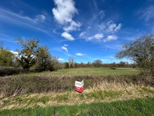 Propriété de loisirs à vendre 8 000 € 7 332 m² de terrain Lételon 03360