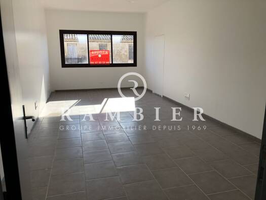 Local commercial à louer 746 € 40,1 m² de surface de vente Saint-Mathieu-de-Tréviers 34270