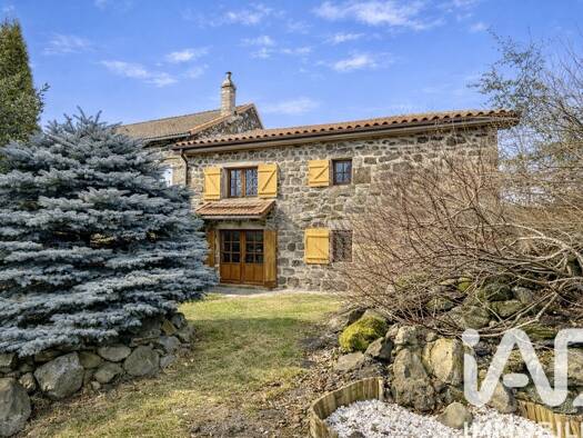 Maison à vendre 160 000 € 4 pièces 2 chambres 119 m² 864 m² de terrain Présailles 43150