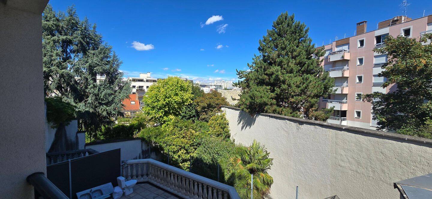 Appartement 5 pièces 93 m² · à Issy-les-Moulineaux · 93 m² · 2 635 €/mois