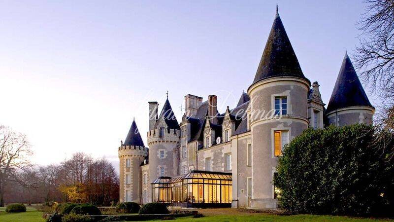 Maison 60 pièces 2000 m² · à Tours · 2 000 m² · 4 100 000 €