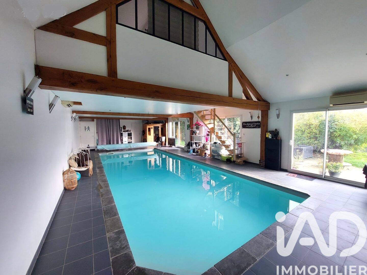 Maison 8 pièces 400 m² · à Chavigny-Bailleul · 400 m² · 398 000 €