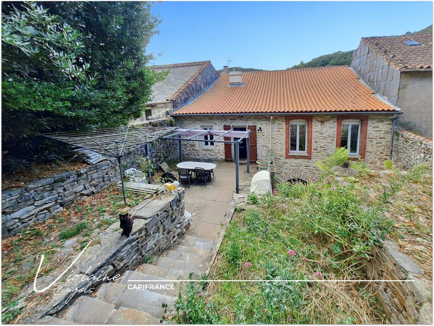 Maison 5 pièces 170 m² · à Courniou · 170 m² · 189 900 €