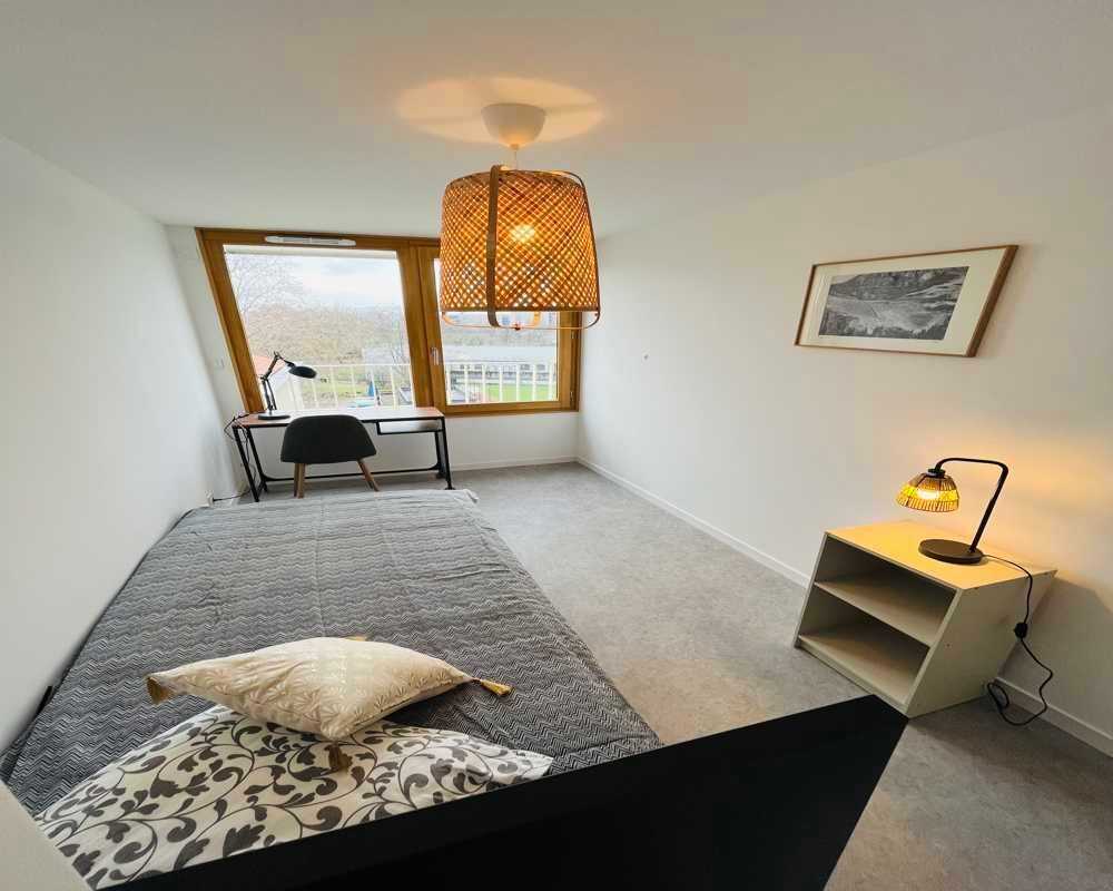 Appartement 5 pièces 110 m² · à Lyon · 110 m² · 590 €/mois