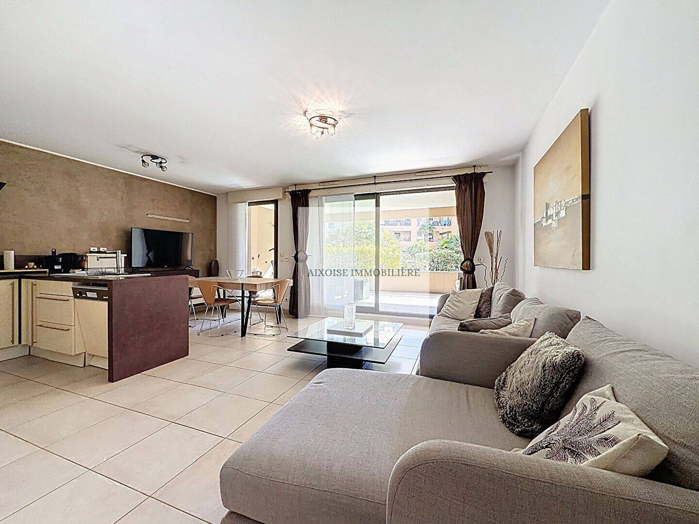 Appartement 3 pièces 68 m² · à Aix-en-Provence · 67,6 m² · 2 400 €