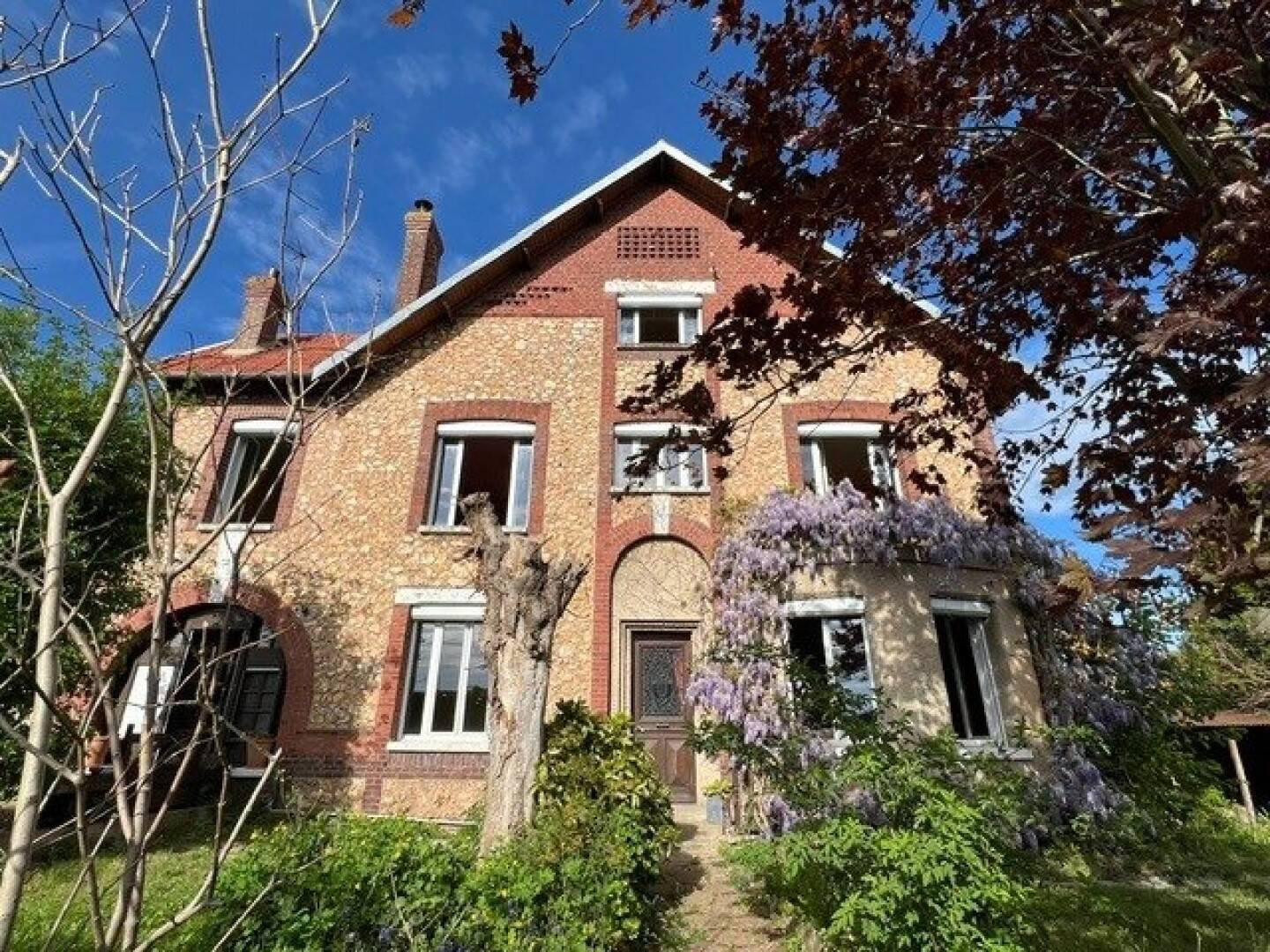 Maison 8 pièces 143 m² · à Oissel · 143 m² · 239 000 €
