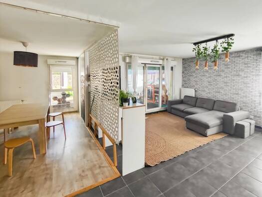 Appartement à vendre 235 000 € 4 pièces 3 chambres 78 m² Étage 1/4 Charréard Vénissieux 69200