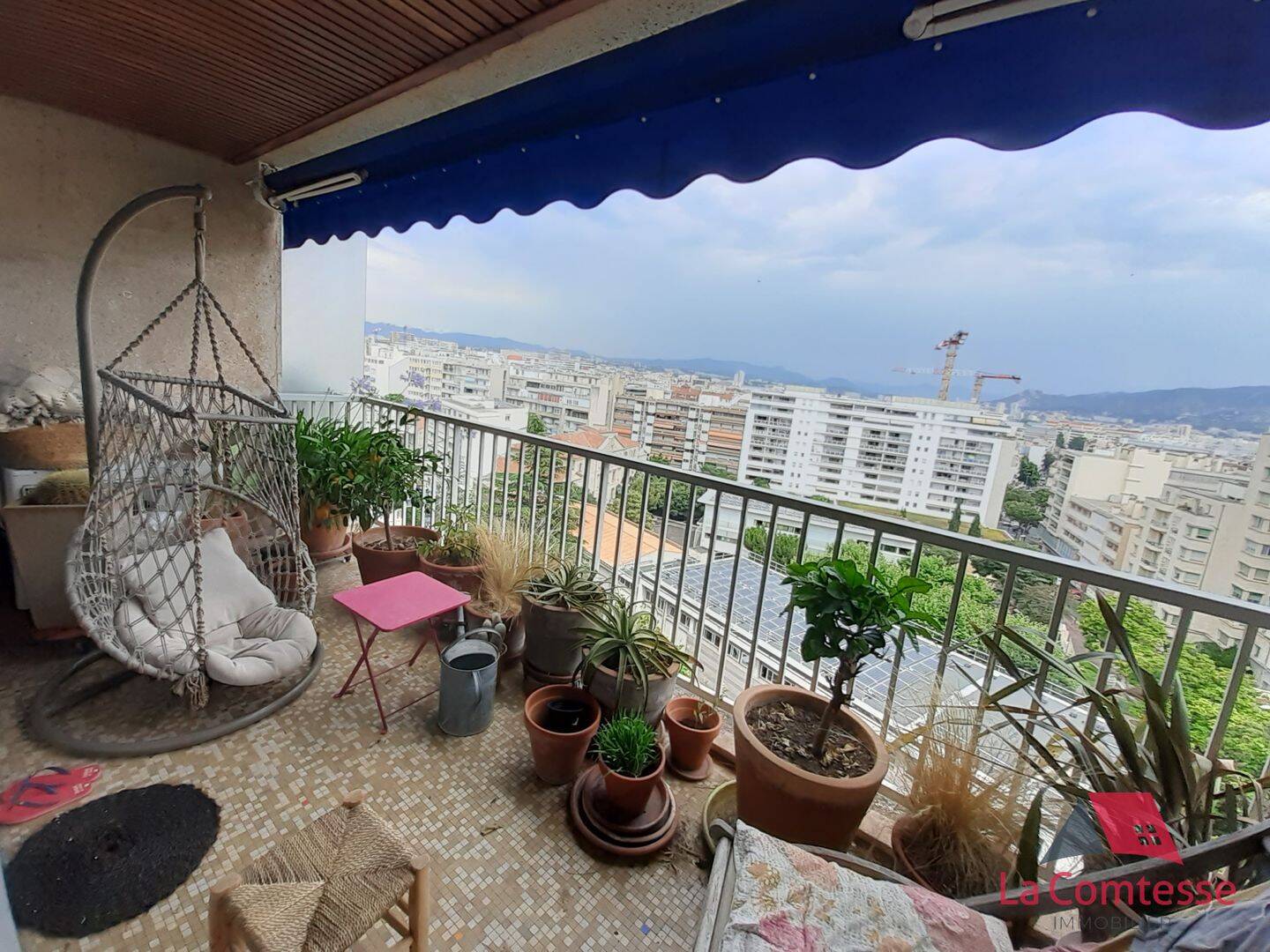 Appartement 4 pièces 107 m² · à Marseille 8ème Arrondissement · 106,5 m² · 1 948 €