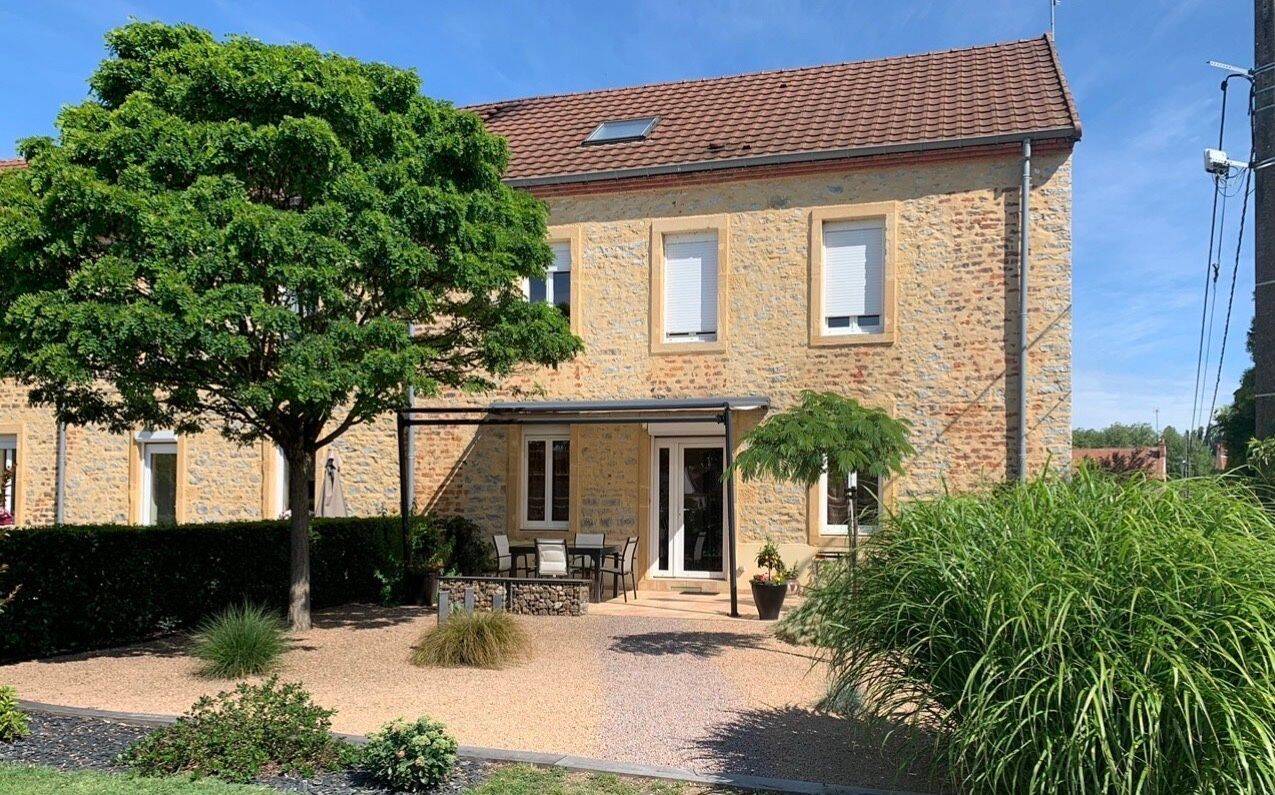 Maison 7 pièces 274 m² · à Digoin · 274 m² · 275 000 €