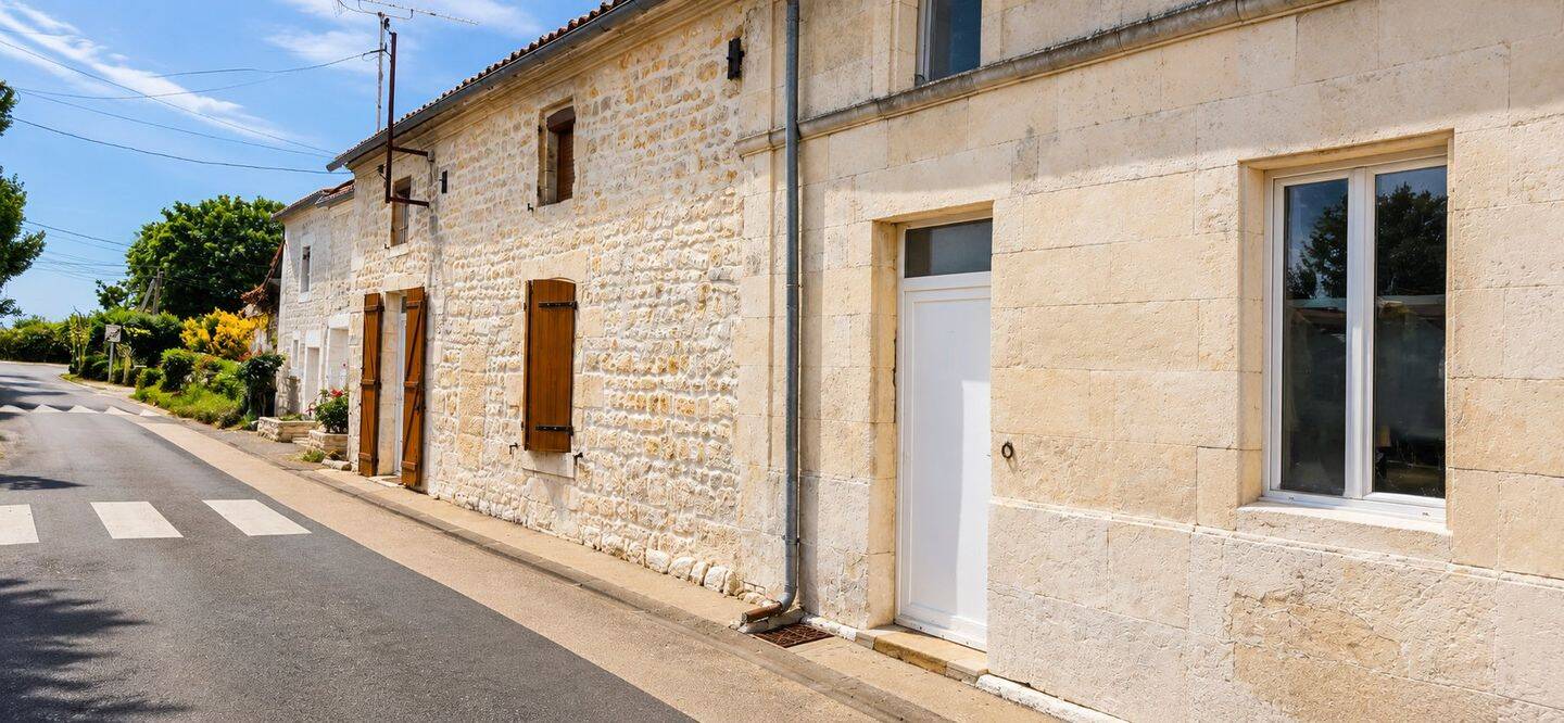 Maison 10 pièces 220 m² · à Plassay · 220 m² · 240 000 €