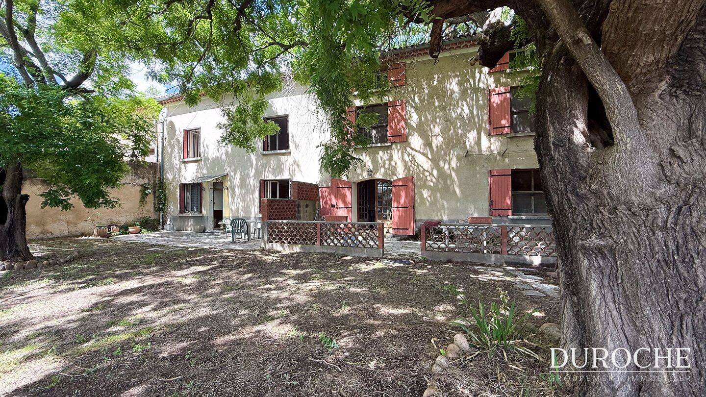 Maison 8 pièces 194 m² · à Courthézon · 194 m² · 344 000 €