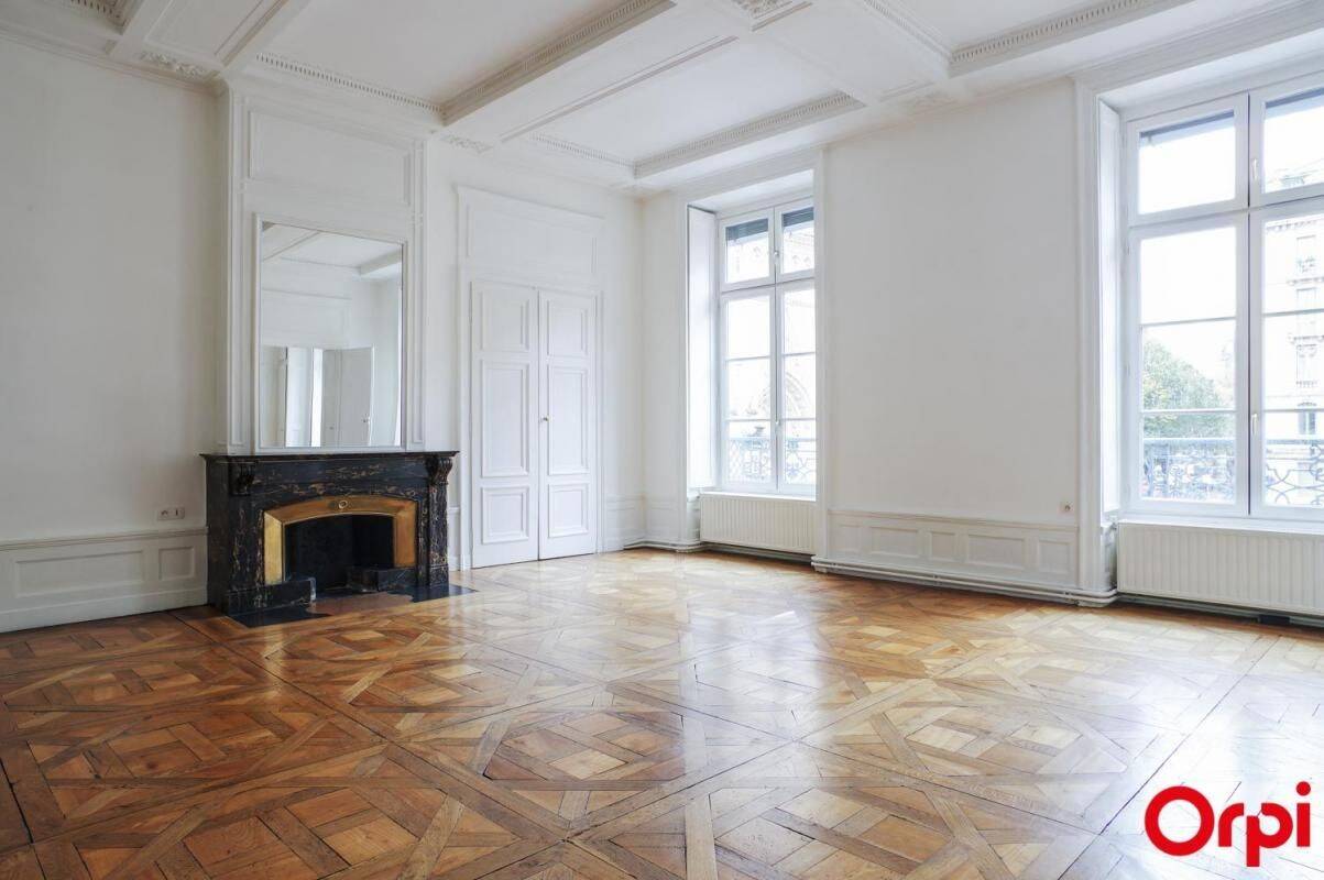 Appartement 4 pièces 180 m² · à Lyon 5ème Arrondissement · 180 m² · 1 950 €/mois