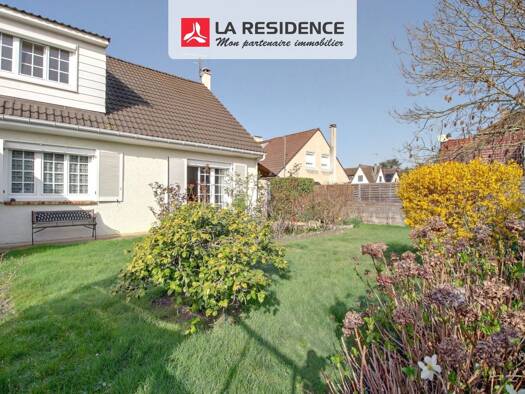 Maison à vendre 178 500 € 5 pièces 3 chambres 99 m² 230 m² de terrain Saint-Étienne-du-Rouvray 76800