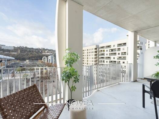 Appartement à vendre 670 000 € 4 pièces 3 chambres 94 m² Étage 5/8 Confluence Lyon 2ème arrondissement 69002