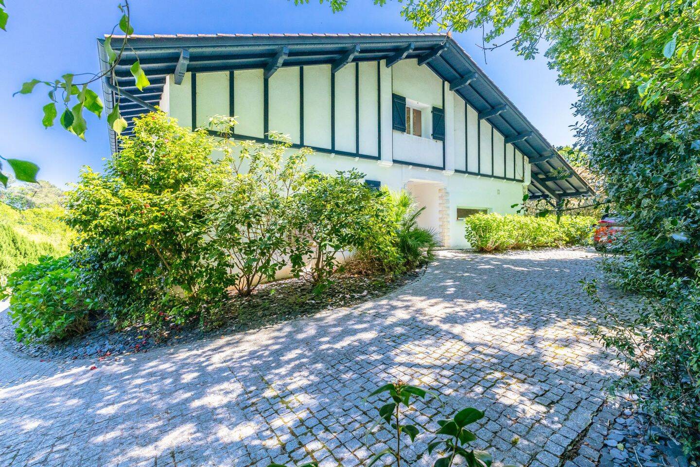 Maison 9 pièces 330 m² · à Biarritz · 330,3 m² · 1 575 000 €