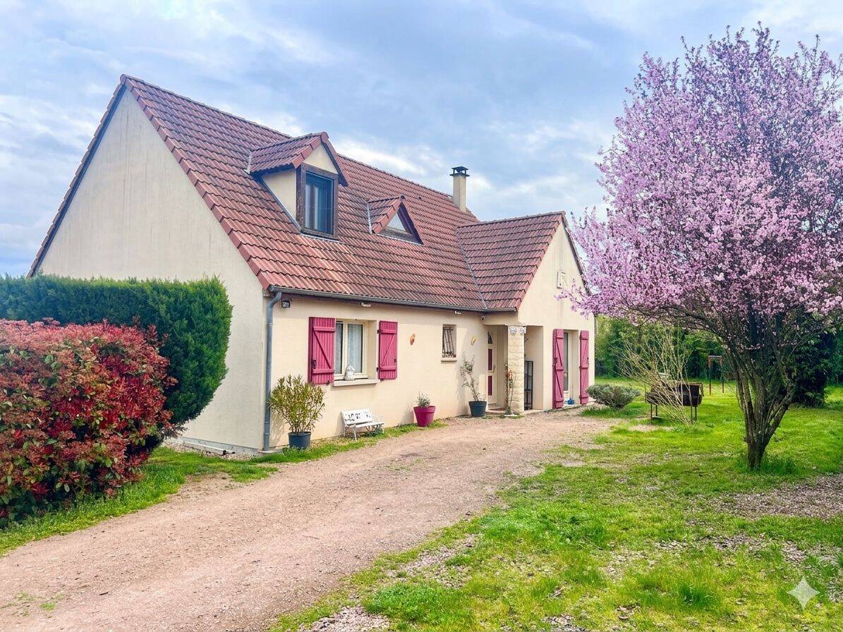 Maison 6 pièces 173 m² · à Mars-sur-Allier · 172,9 m² · 168 000 €