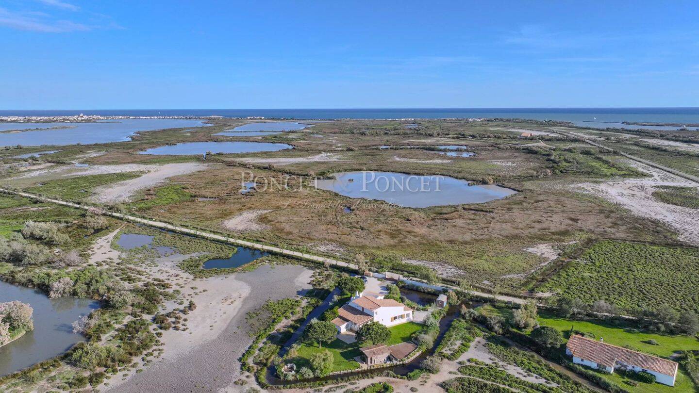 Maison 4 pièces 200 m² · à Saintes-Maries-de-la-Mer · 200 m² · 1 350 000 €