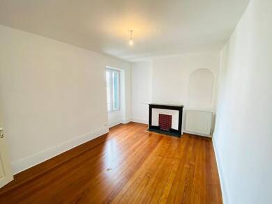 Appartement à louer 550 € 3 pièces 2 chambres 71,4 m² Sous le toit, Étage 3/3 Centre Ville Macon 71000