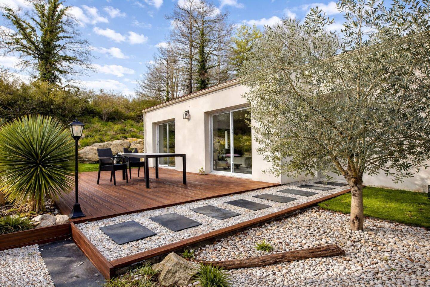 Maison 4 pièces 140 m² · à Bussac-sur-Charente · 140 m² · 286 200 €