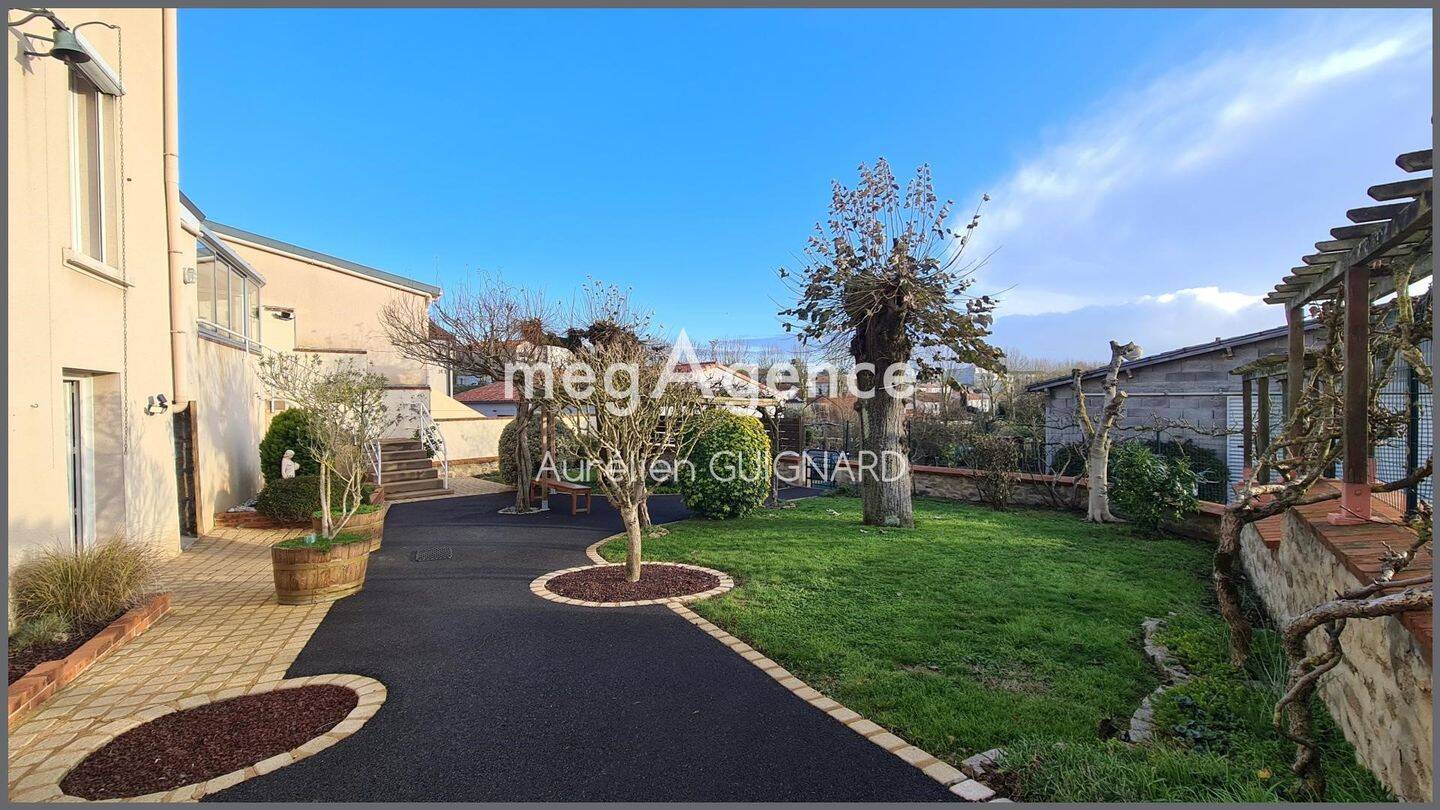 Maison 7 pièces 118 m² · à Bressuire · 118 m² · 197 900 €