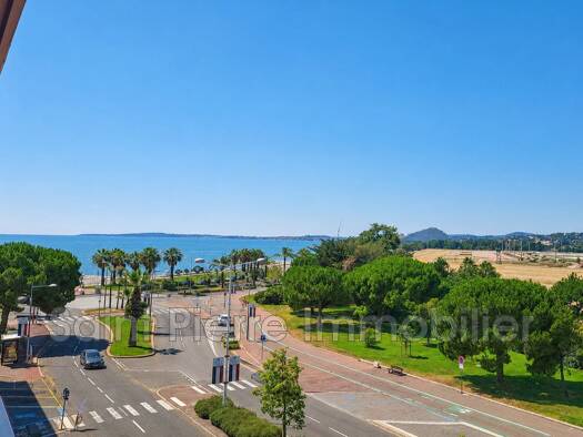 Appartement à vendre 450 000 € 3 pièces 2 chambres 63 m² Étage 4/5 Hippodrome-Kennedy Cagnes-sur-Mer 06800