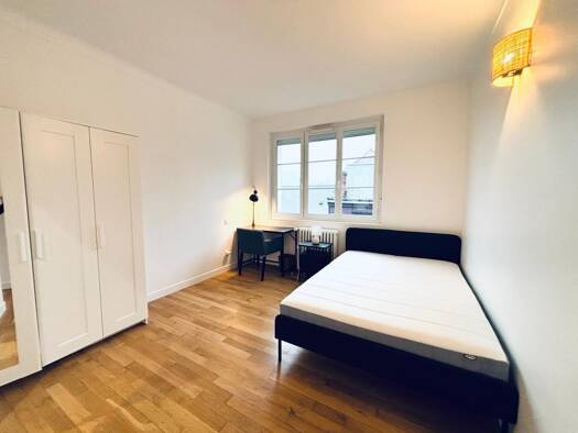 Colocation à louer 450 € 5 pièces 4 chambres 100 m² Quartier du Centre Le Mans 72000