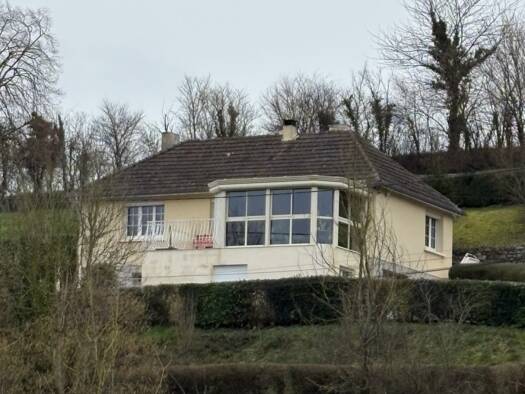 Maison de plain-pied à vendre 158 000 € 3 pièces 2 chambres 81 m² 3 500 m² de terrain Domjean 50420