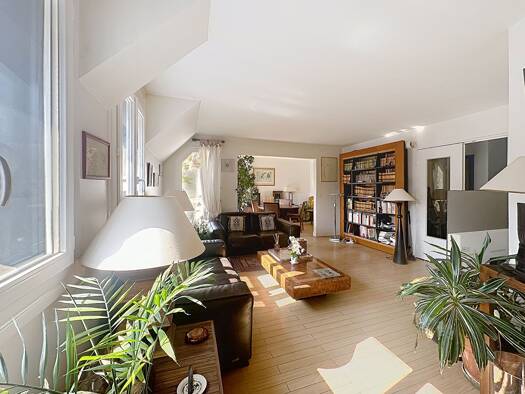 Triplex à vendre 799 000 € 7 pièces 5 chambres 116 m² Étage 4/4 Europe-Pierre Midrin Sèvres 92310