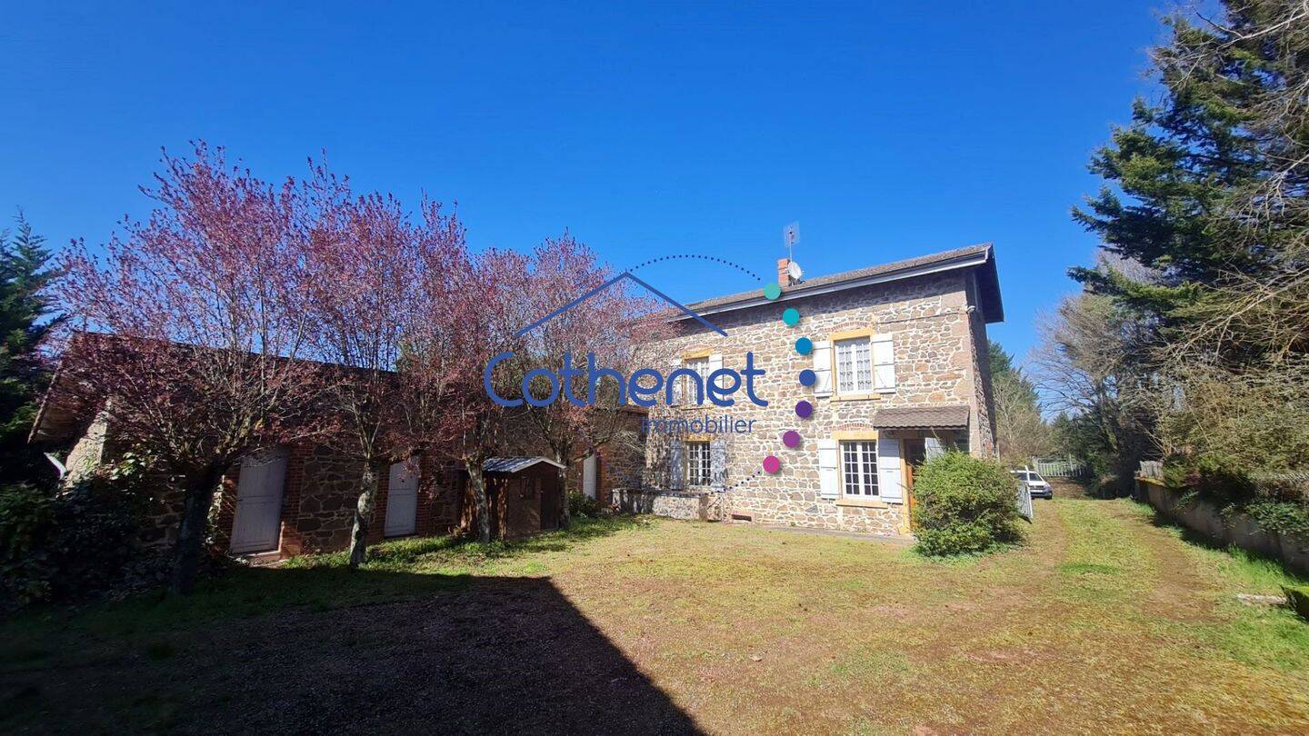 Maison 8 pièces 256 m² · à Thizy-les-Bourgs · 255,7 m² · 260 000 €
