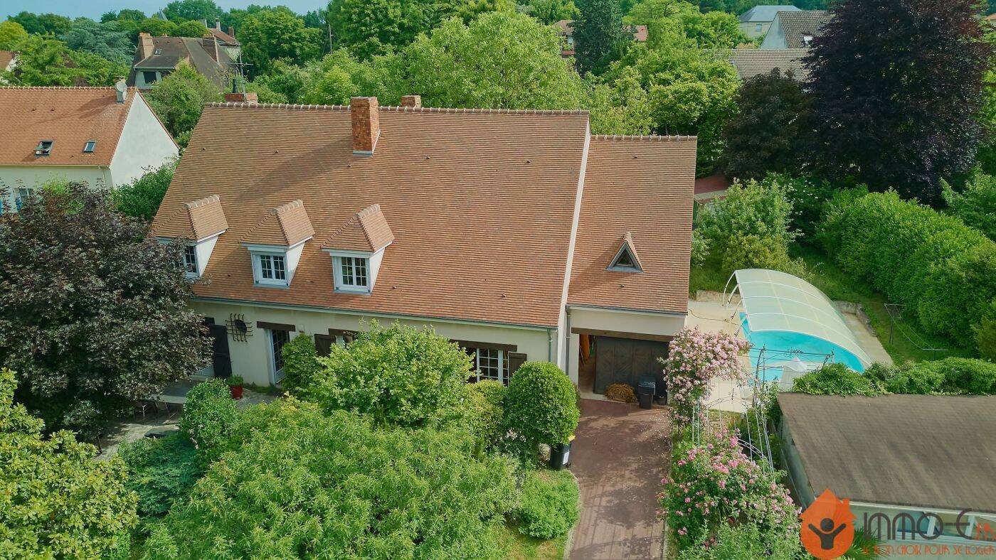 Maison 10 pièces 270 m² · à Montry · 270 m² · 725 000 €