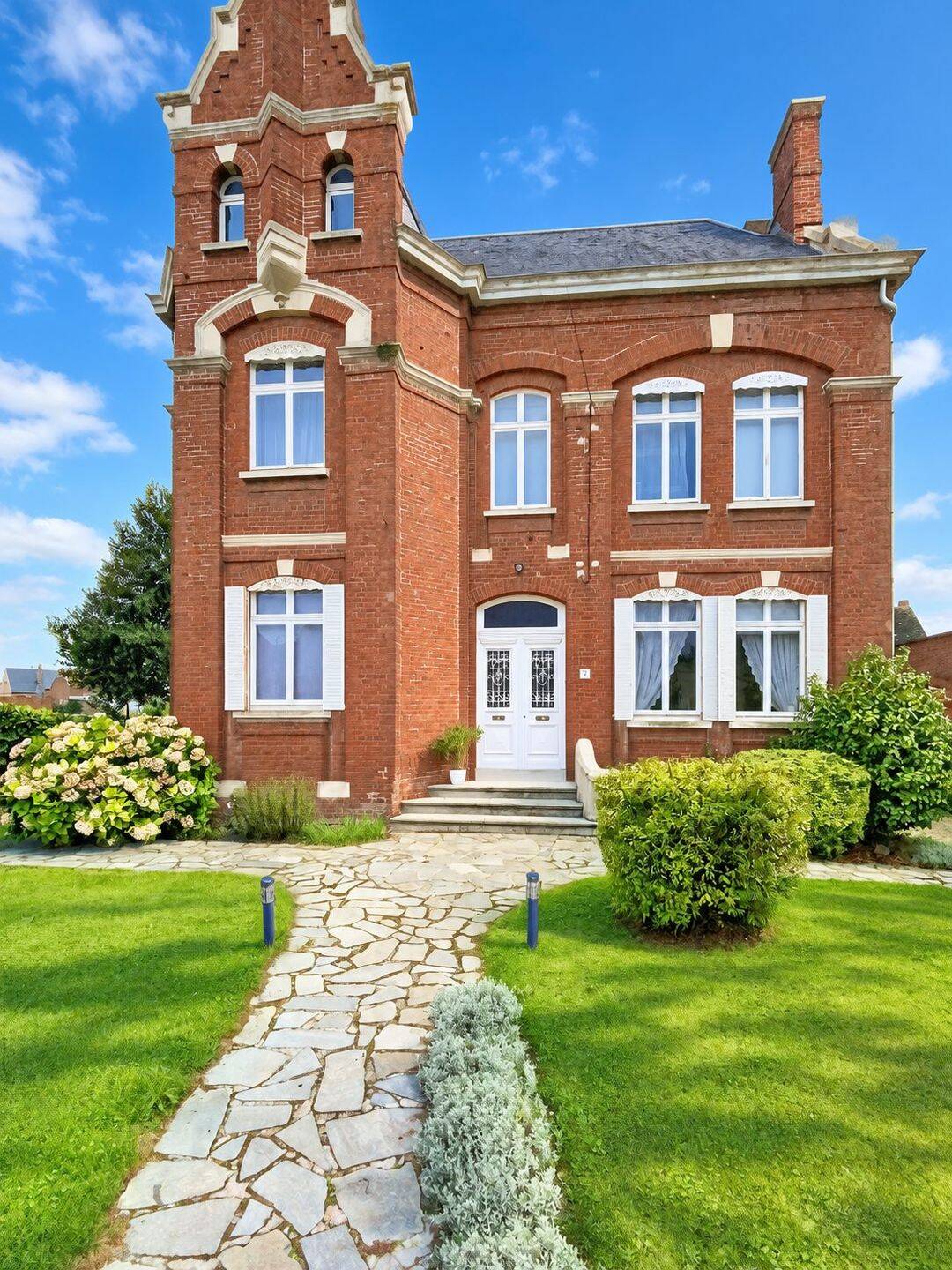 Maison 8 pièces 188 m² · à Iwuy · 188 m² · 240 000 €
