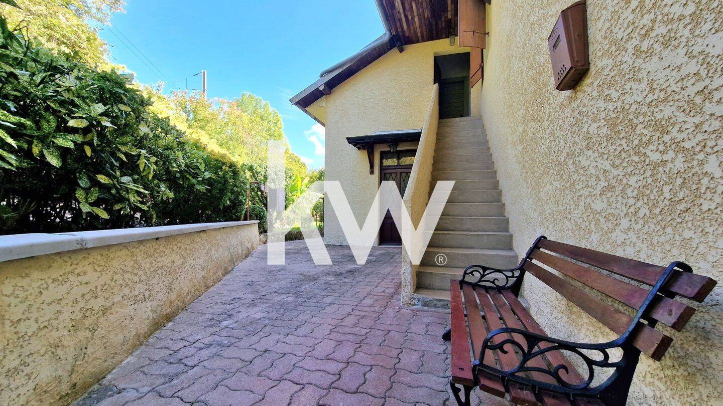Maison 6 pièces 104 m² · à Mouchard · 104,1 m² · 110 000 €
