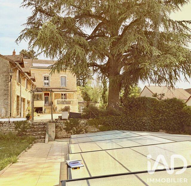 Maison 10 pièces 268 m² · à Saint-Gengoux-le-National · 268 m² · 485 000 €