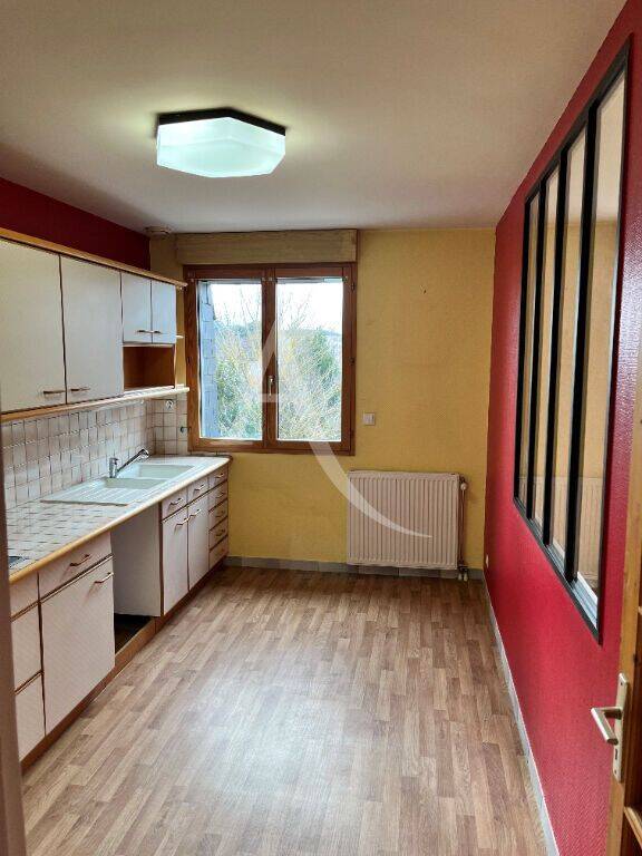 Appartement 4 pièces 106 m² · à Salbris · 106 m² · 725 €