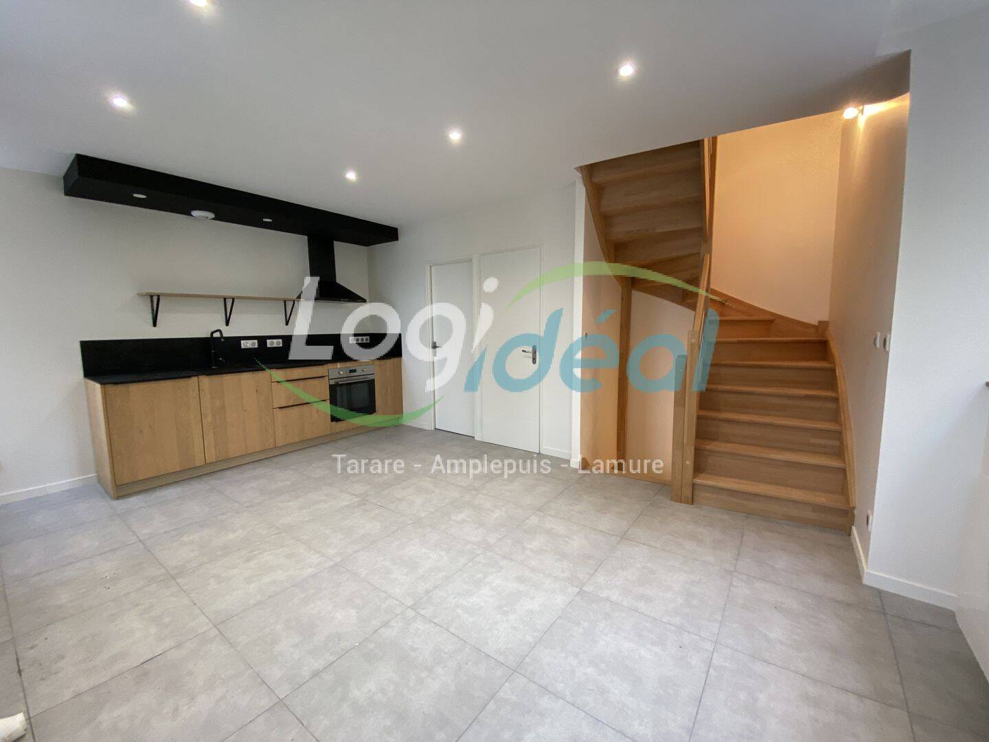 Maison 3 pièces 68 m² · à Villechenève · 68 m² · 610 €