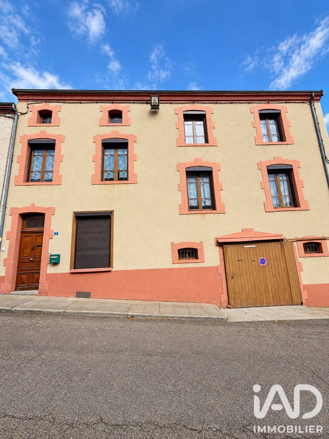 Maison 2 pièces 260 m² · à Saint-Germain-Laval · 260 m² · 130 000 €