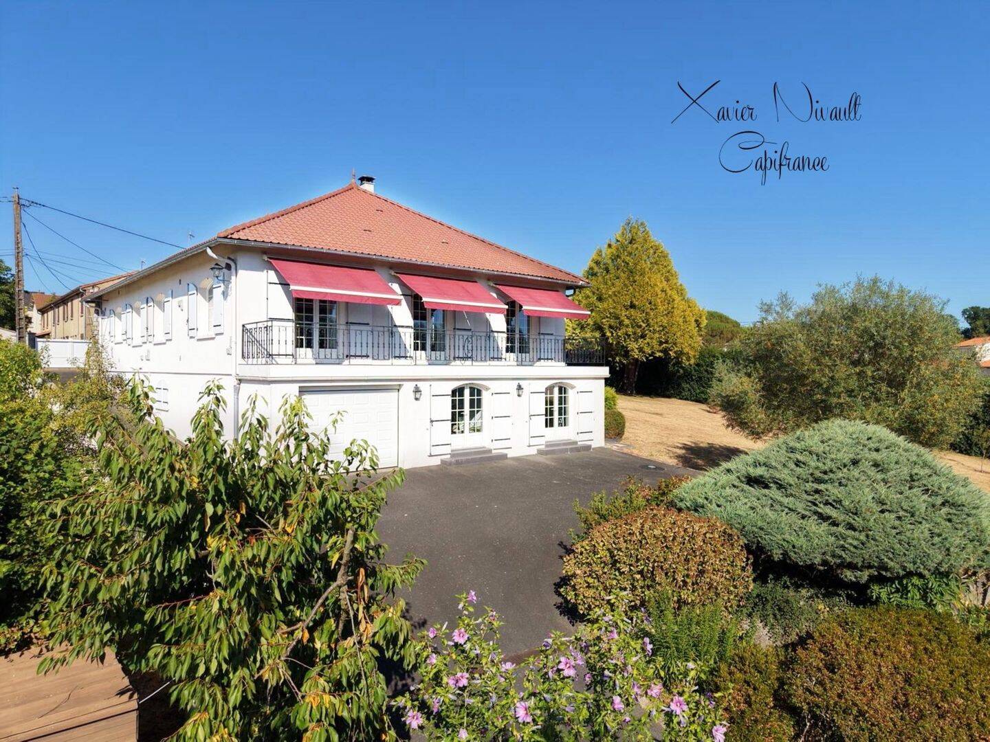 Maison 10 pièces 305 m² · à Moncoutant-sur-Sèvre · 305 m² · 539 000 €