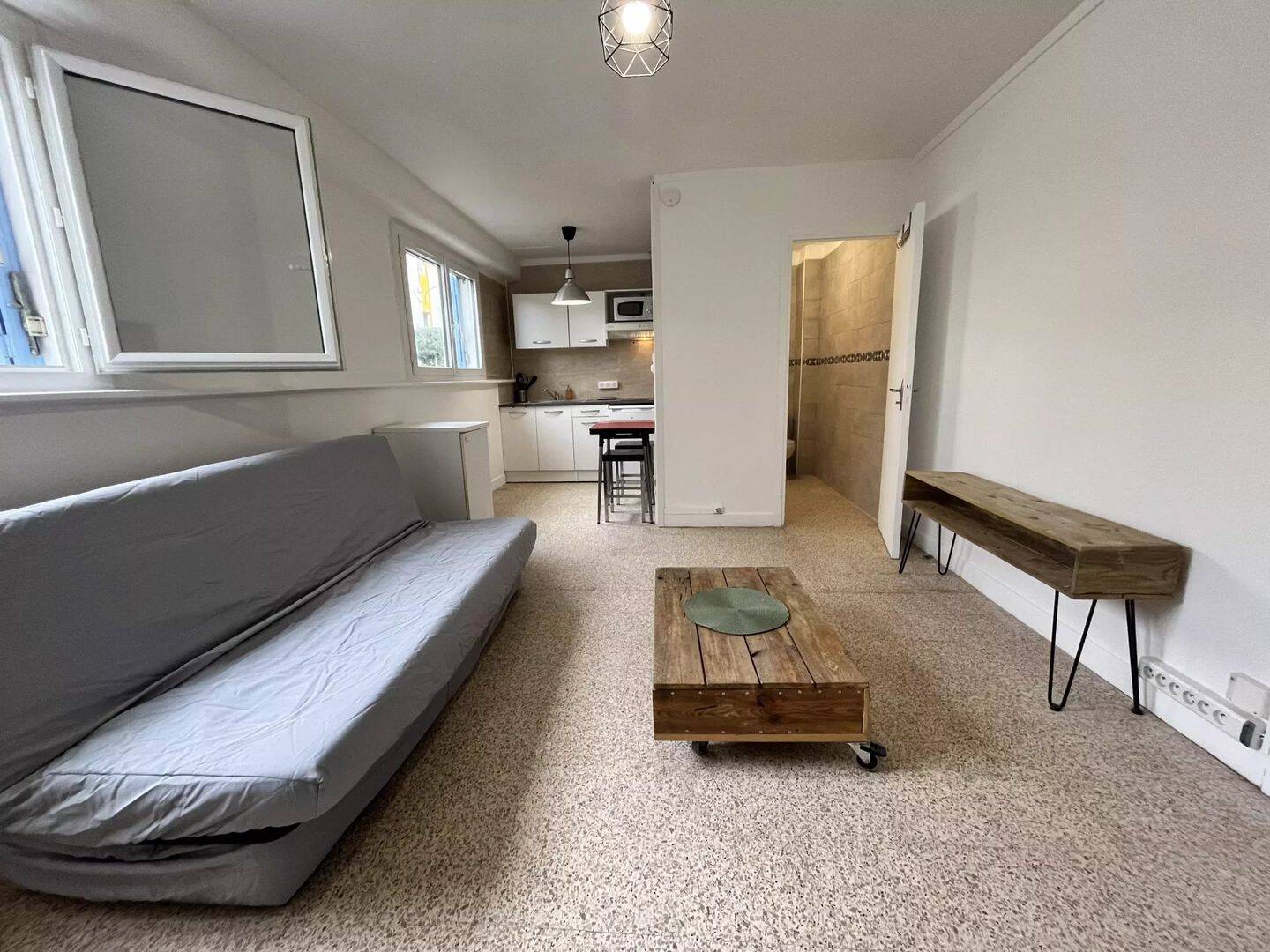 Appartement 1 pièce 24 m² · à La Ciotat · 24,3 m² · 570 €/mois