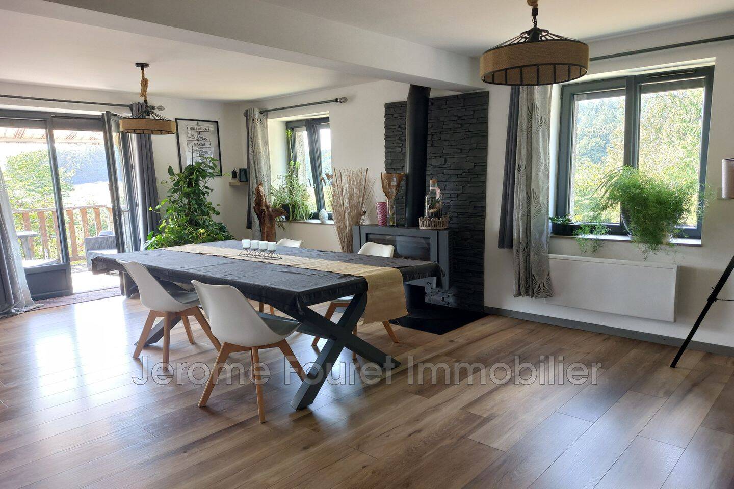 Maison 6 pièces 171 m² · à Neuvic · 170,7 m² · 320 000 €