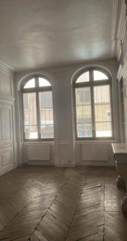 Appartement 3 pièces 82 m² · à Lyon 1er Arrondissement · 82 m² · 1 061 €/mois