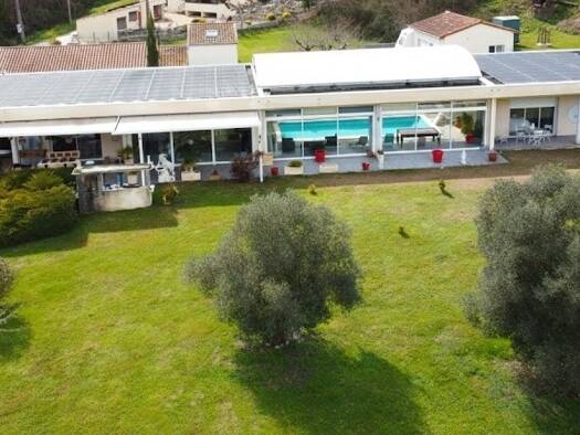 Maison de plain-pied à vendre 450 000 € 6 pièces 3 chambres 294 m² 5 687 m² de terrain Le Vernet 09700