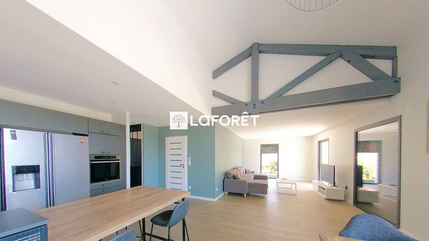 Maison 5 pièces 135 m² · à Saint-Rémy · 135,4 m² · 1 590 €