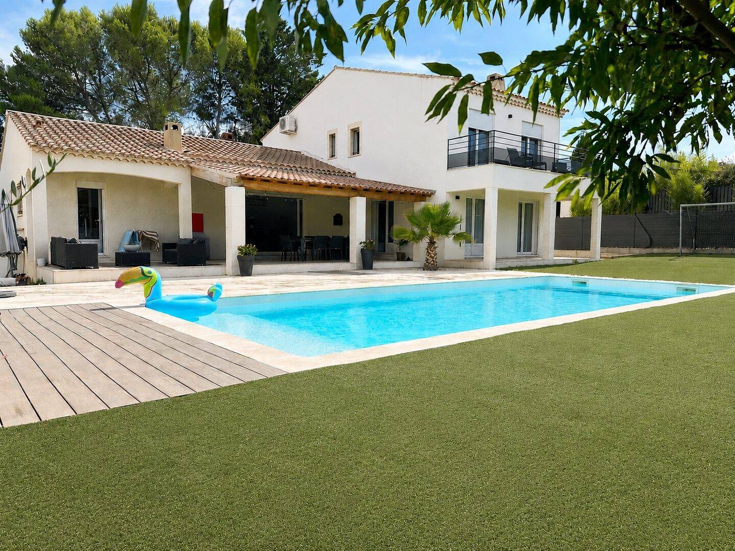 Maison 6 pièces 214 m² · à Pertuis · 214 m² · 745 000 €