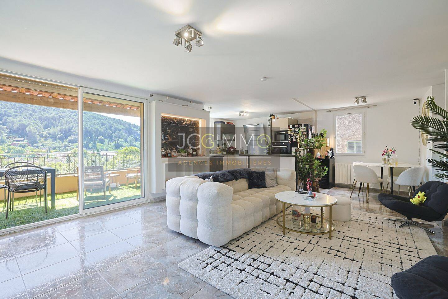 Appartement 4 pièces 106 m² · à Solliès-Toucas · 106,1 m² · 299 000 €