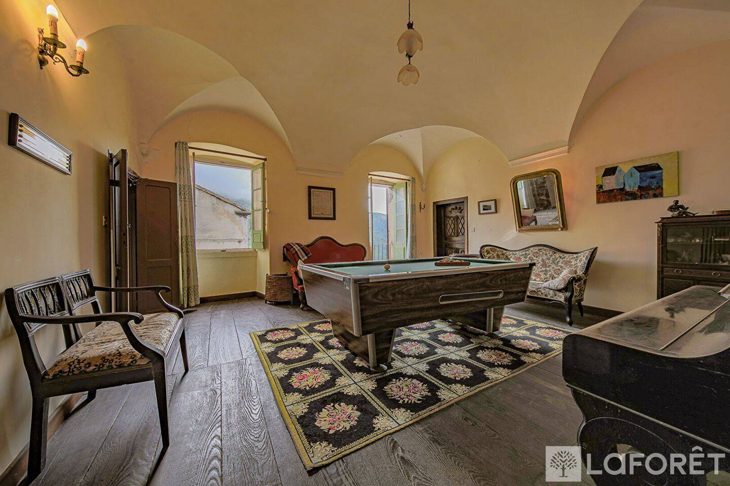 Maison 13 pièces 300 m² · à Olmo · 300 m² · 240 000 €