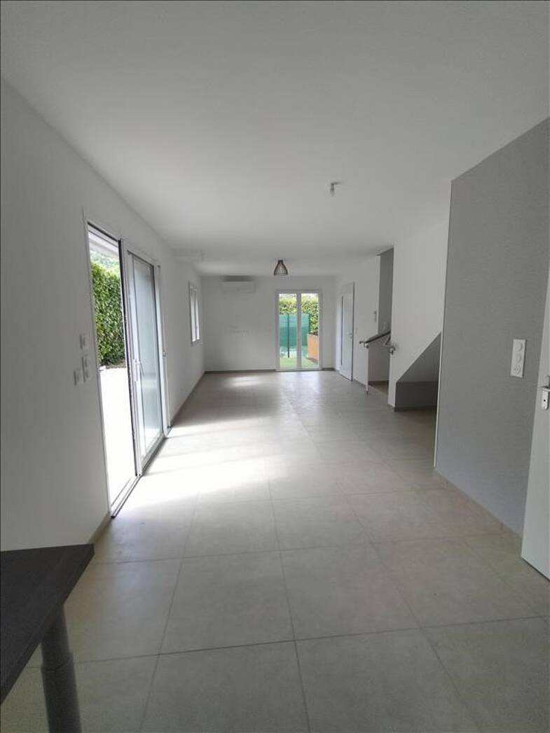 Maison à louer 1 790 € 4 pièces 3 chambres 82 m² disponible à partir du 09/05/2025 Tourrette-Levens 06690