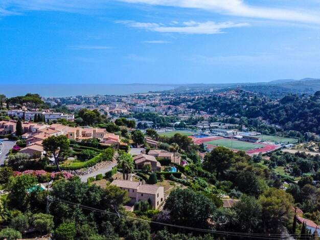 Villa à vendre 1 699 000 € 7 pièces 6 chambres 252 m² 3 000 m² de terrain Val Fleuri-Montaleigne Cagnes-sur-Mer 06800