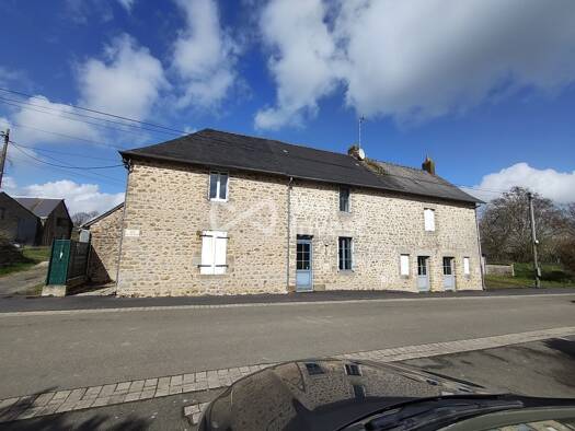 Immeuble à vendre 152 250 € 190 m² Montourtier 53150