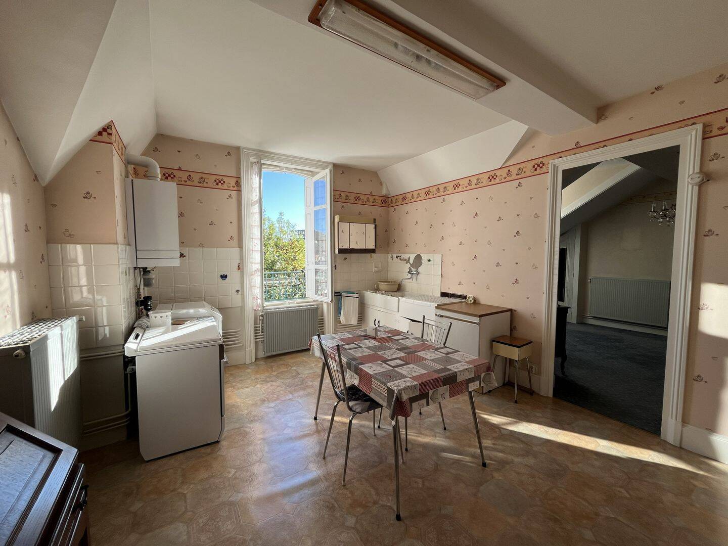 Appartement 2 pièces 70 m² · à Saint-Étienne · 69,7 m² · 74 000 €